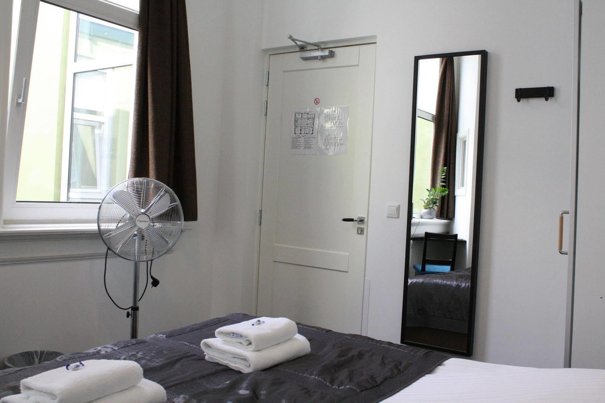 Bed & Breakfast Hotel Malts Хаарлем Екстериор снимка